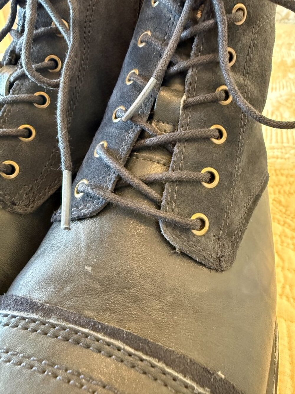 Clarks Collection soft cushion classic black lace-up ankle boots. Size 9 - Picture 7 of 7